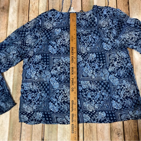 Lucky Brand Women’s Top Size Lg Blue White With Paisley Long Sleeves Boho V-Neck - Picture 7 of 11
